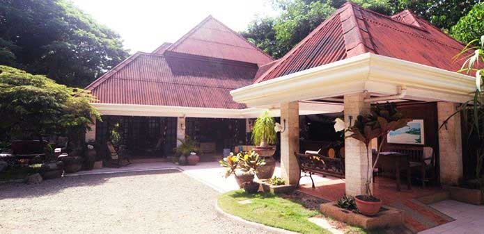 Alona Tropical Beach Resort