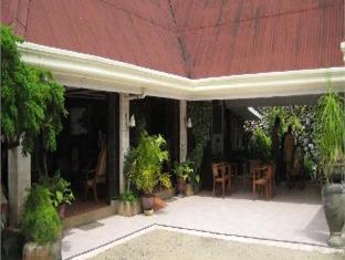 Alona Tropical Beach Resort