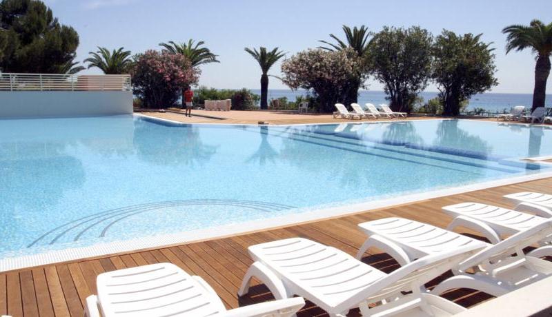 Free Beach Club