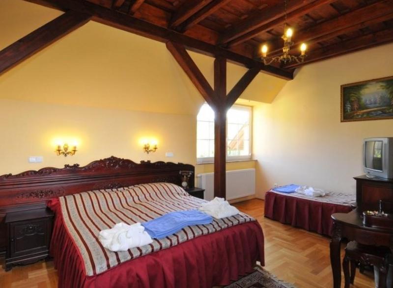 Fried Castle Hotel and Restaurant