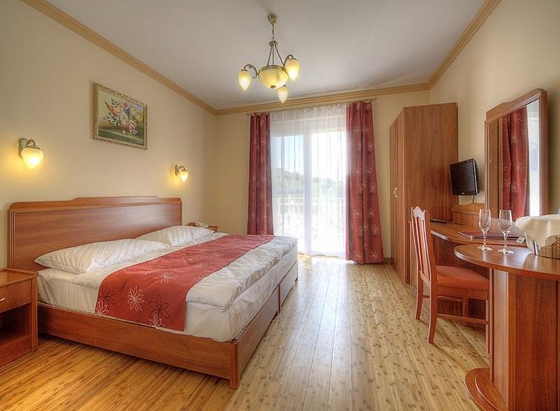 Fried Castle Hotel and Restaurant