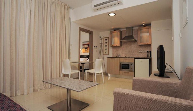 Frixos Suites Hotel Apartments