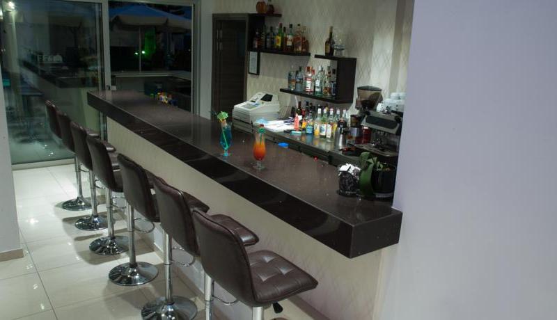 Frixos Suites Hotel Apartments