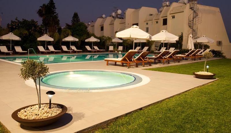 Frixos Suites Hotel Apartments