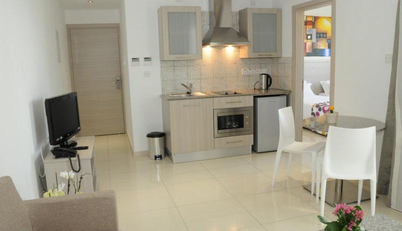 Frixos Suites Hotel Apartments