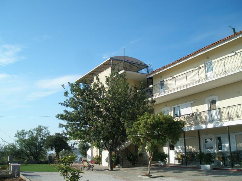 Alonia Studios & Maisonettes