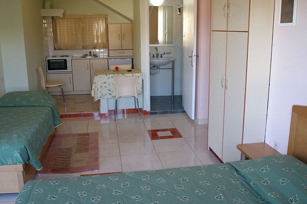 Alonia Studios & Maisonettes