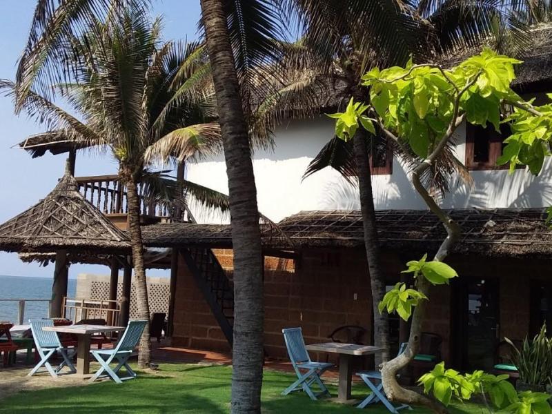 Full Moon Beach Resort