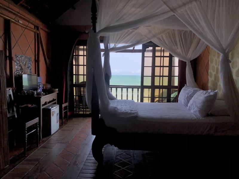 Full Moon Beach Resort