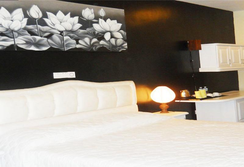 Miridiya Lake Resort