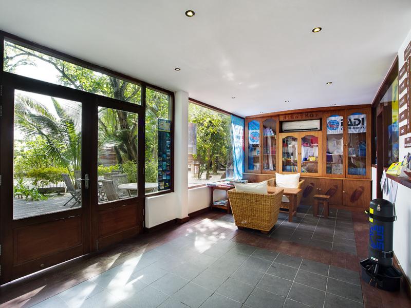 Gangehi Island Resort & Spa