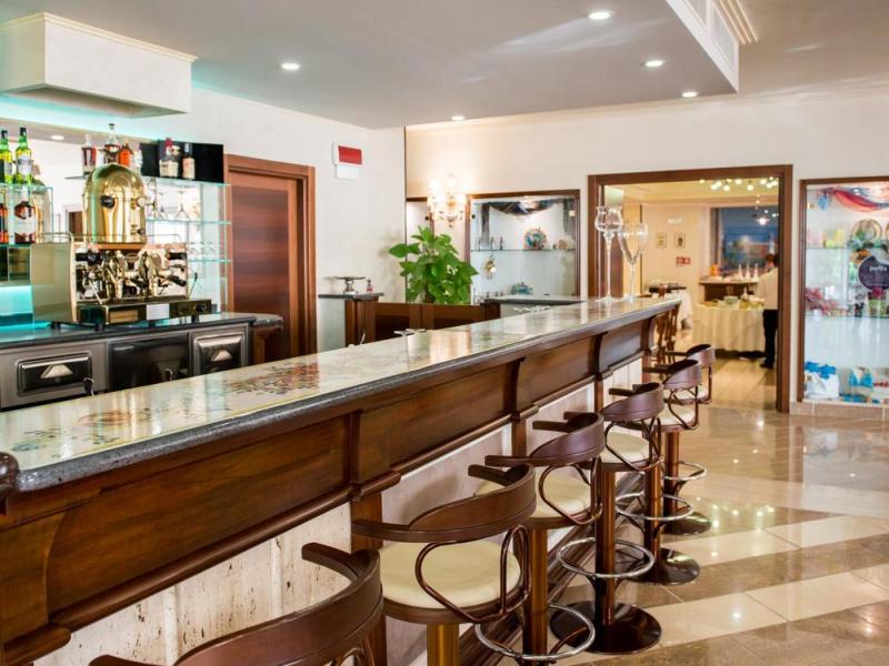 Diamond Hotel & Resort Naxos