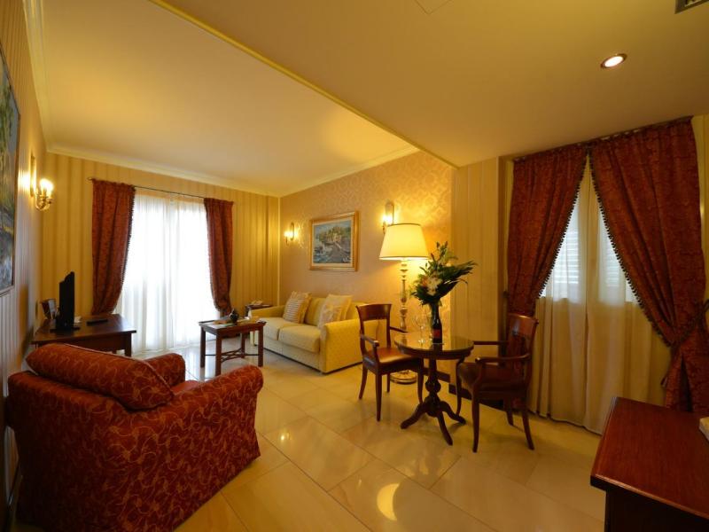 Diamond Hotel & Resort Naxos