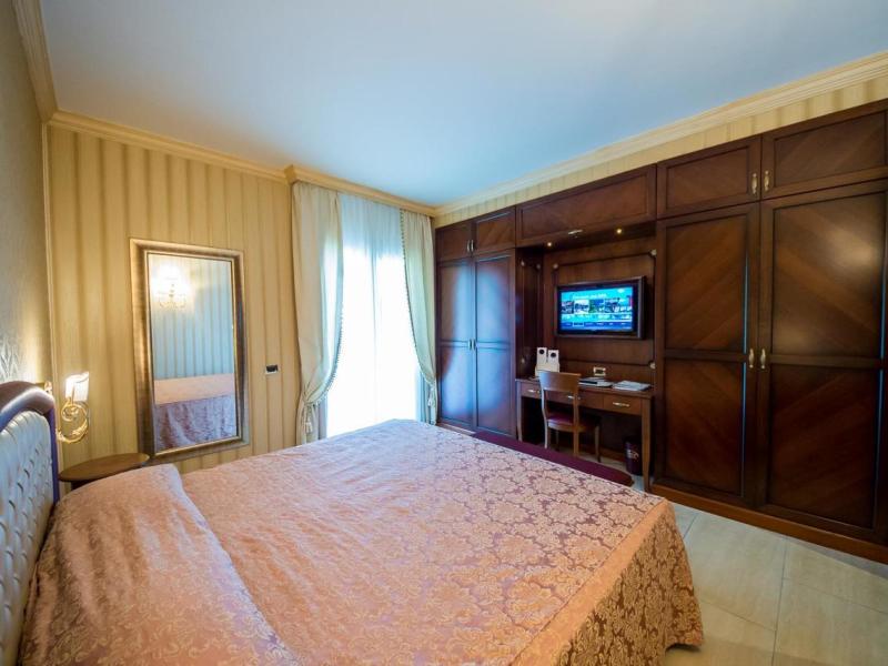 Diamond Hotel & Resort Naxos