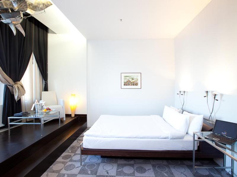 Chekhoff Hotel Moscow Curio Collection by Hilton