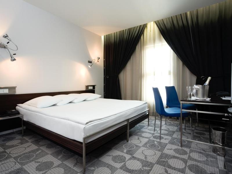 Chekhoff Hotel Moscow Curio Collection by Hilton