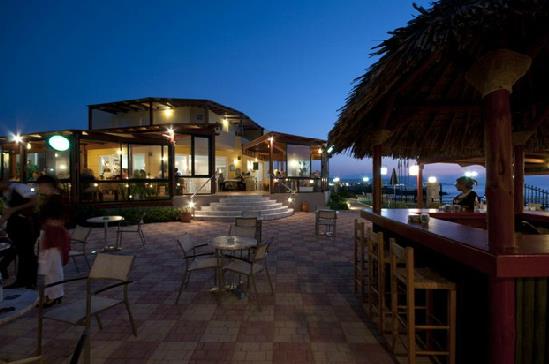 Golden Bay Hotel – Bungalows