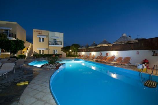 Golden Bay Hotel – Bungalows