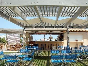 Golden Bay Studios & Apartments