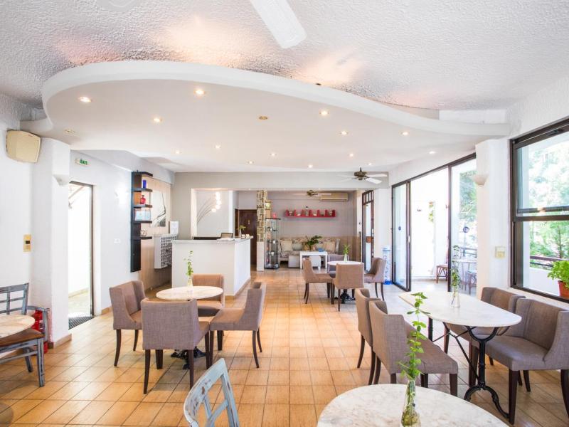 Golden Beach Hotel