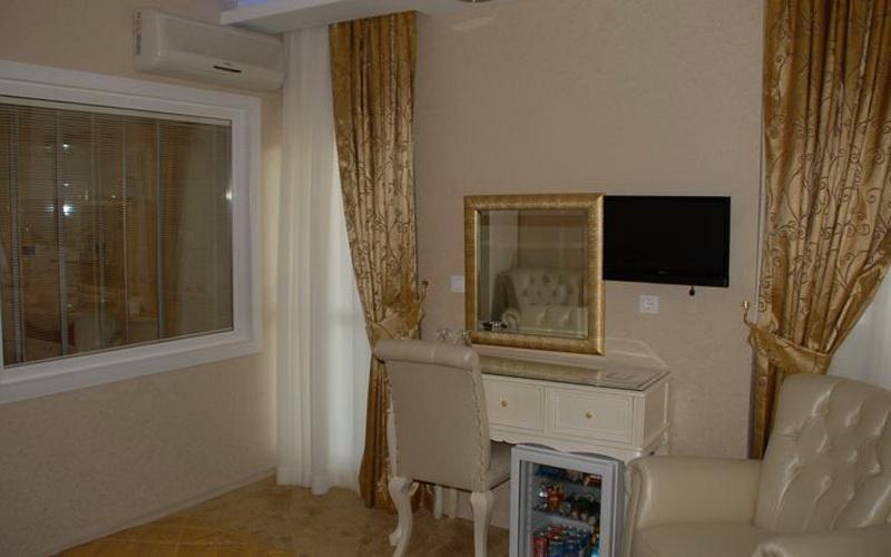 Golden Boutique