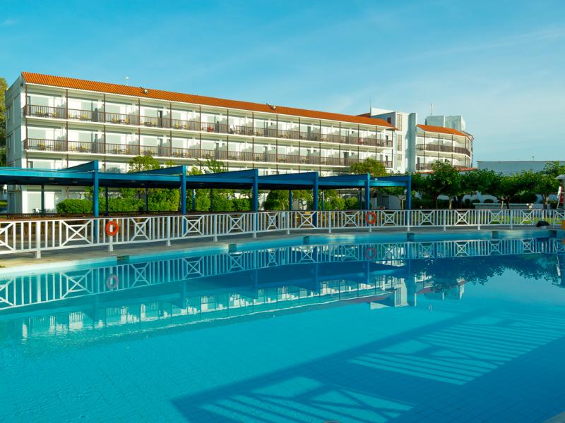 Golden Coast Hotel & Bungalows