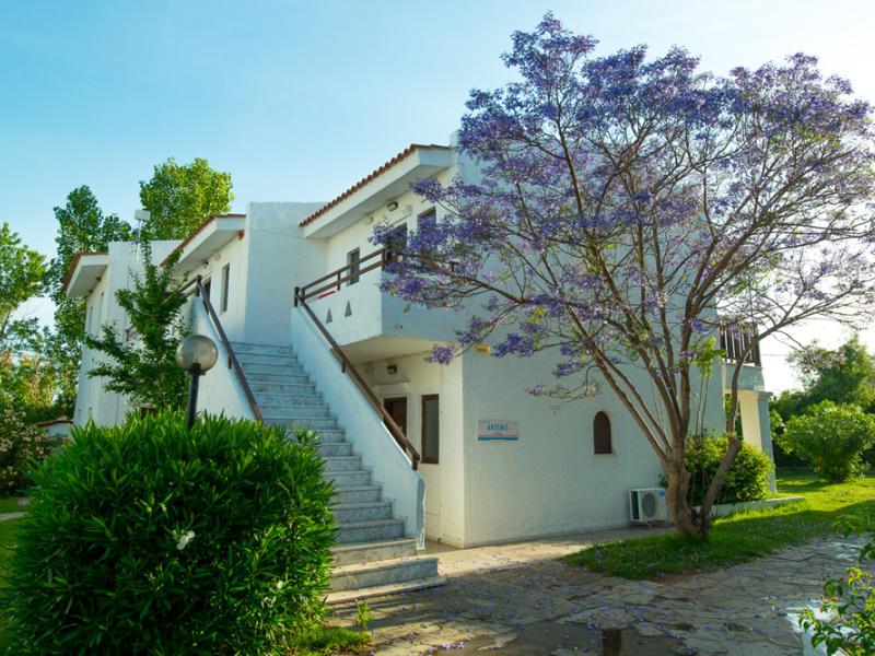 Golden Coast Hotel & Bungalows