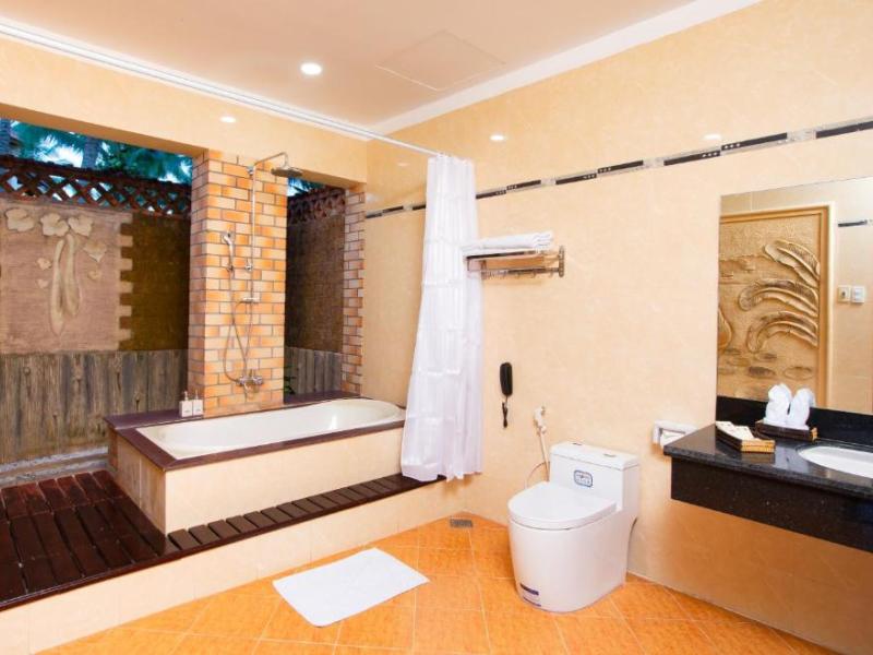 Golden Coast Resort & Spa