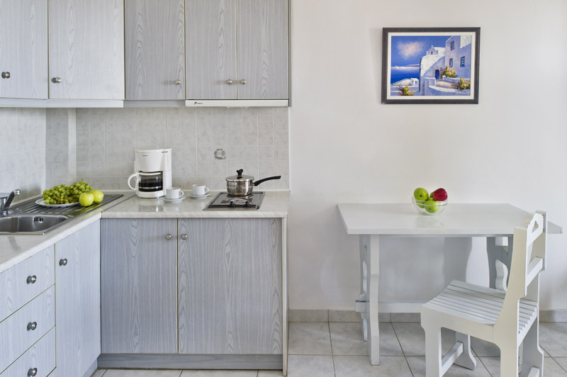 Golden Sun Studios & Apartments