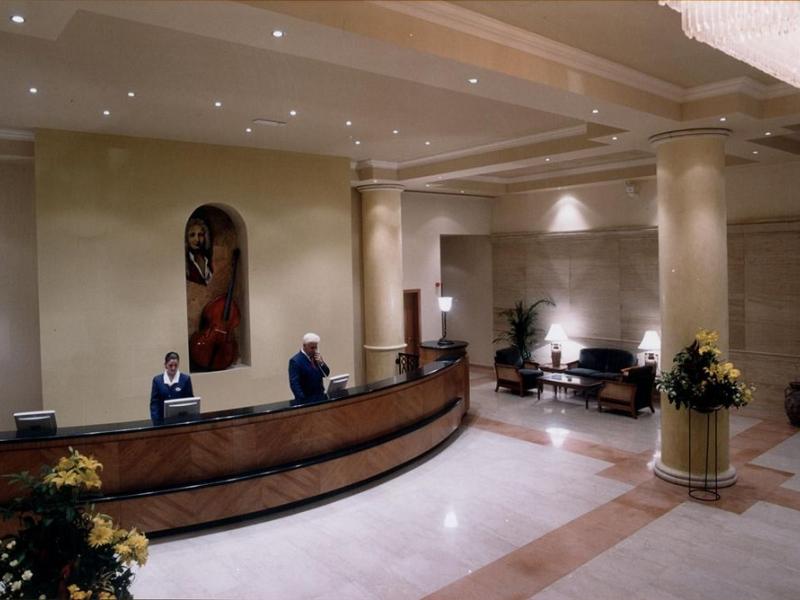 Golden Tulip Vivaldi Hotel