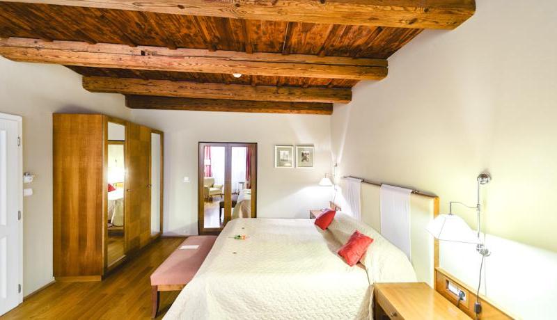 Hotel The Golden Wheel