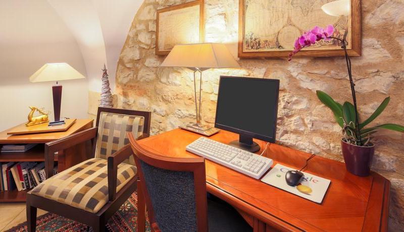 Hotel The Golden Wheel