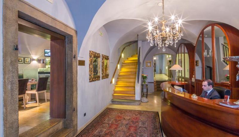 Hotel The Golden Wheel