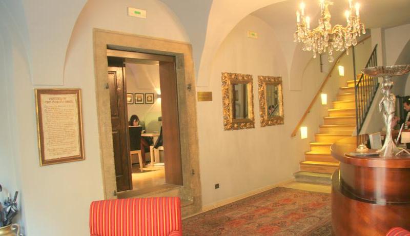 Hotel The Golden Wheel