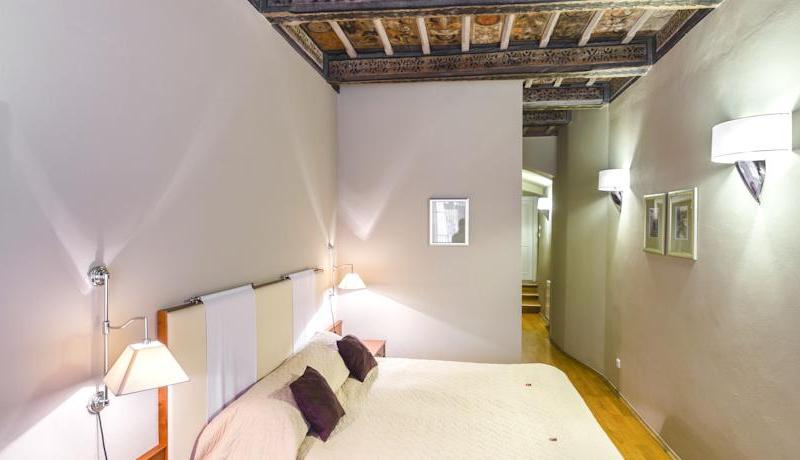 Hotel The Golden Wheel