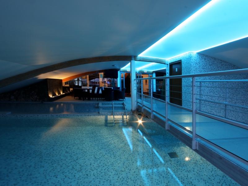 Goldstar Resort & Suites