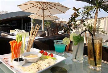 Goldstar Resort & Suites