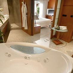 Goldstar Resort & Suites
