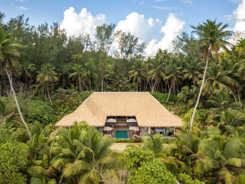 Alphonse Island Resort