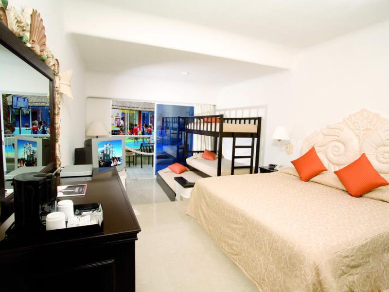 Wyndham Alltra Cancun