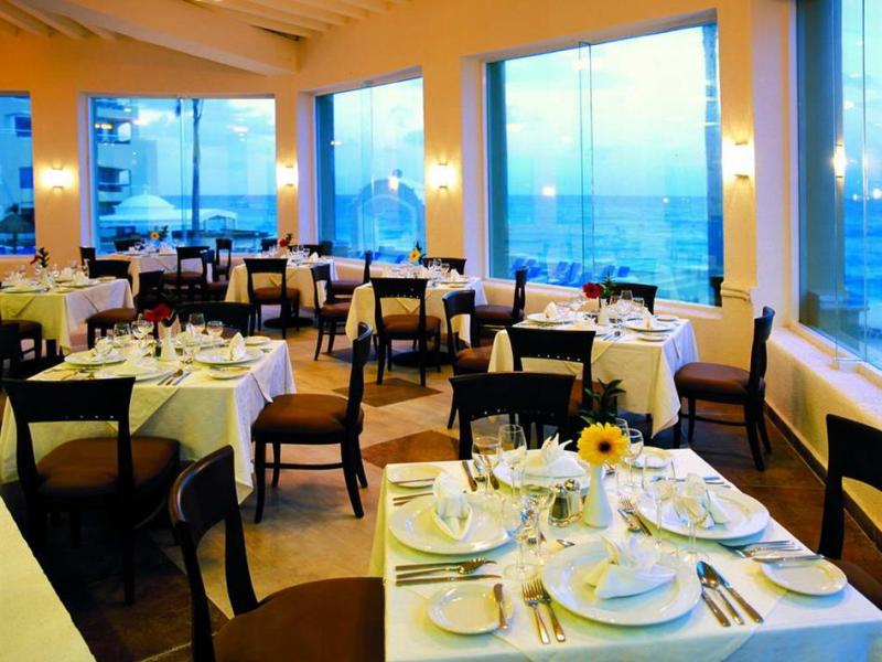 Wyndham Alltra Cancun