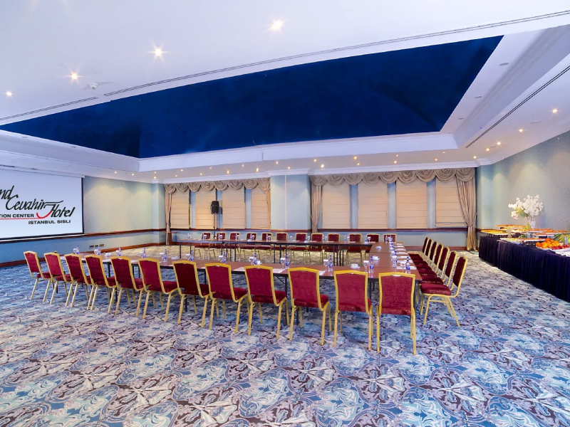 Grand Cevahir Hotel