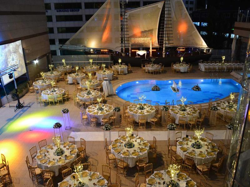 Grand Cevahir Hotel
