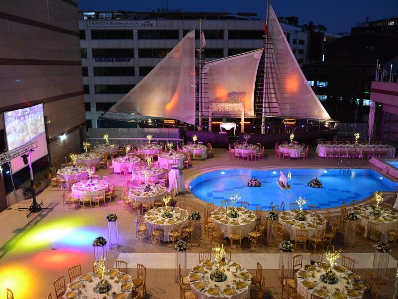 Grand Cevahir Hotel