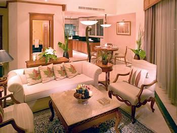 Grand Diamond Suites Hotel