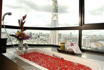 Grand Diamond Suites Hotel