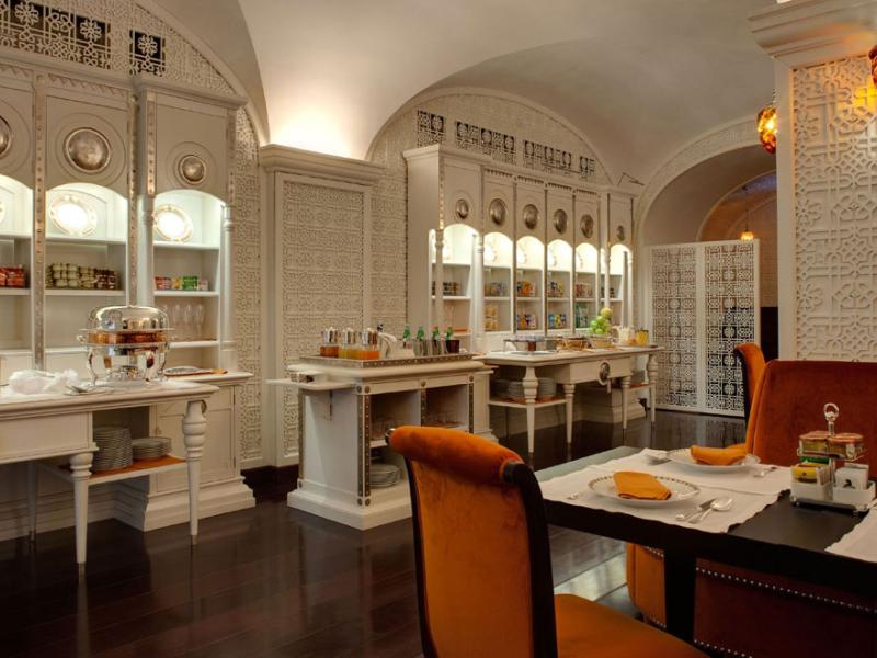 Grand Hotel Villa Cora