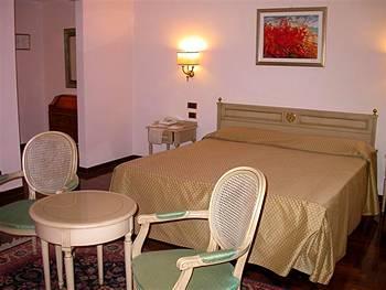 Grand Hotel Villa Politi