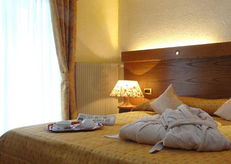 Alpino Hotel