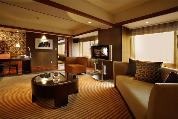 GrandIntercontinental Parnas